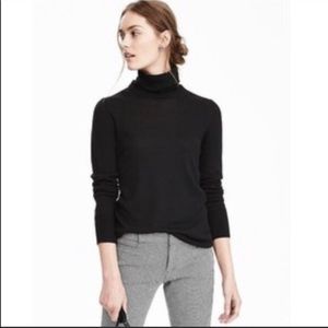 Banana Republic, wool turtle neck (Size S)